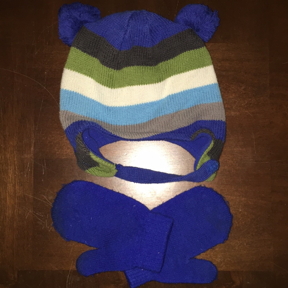 The children’s place hat and gloves